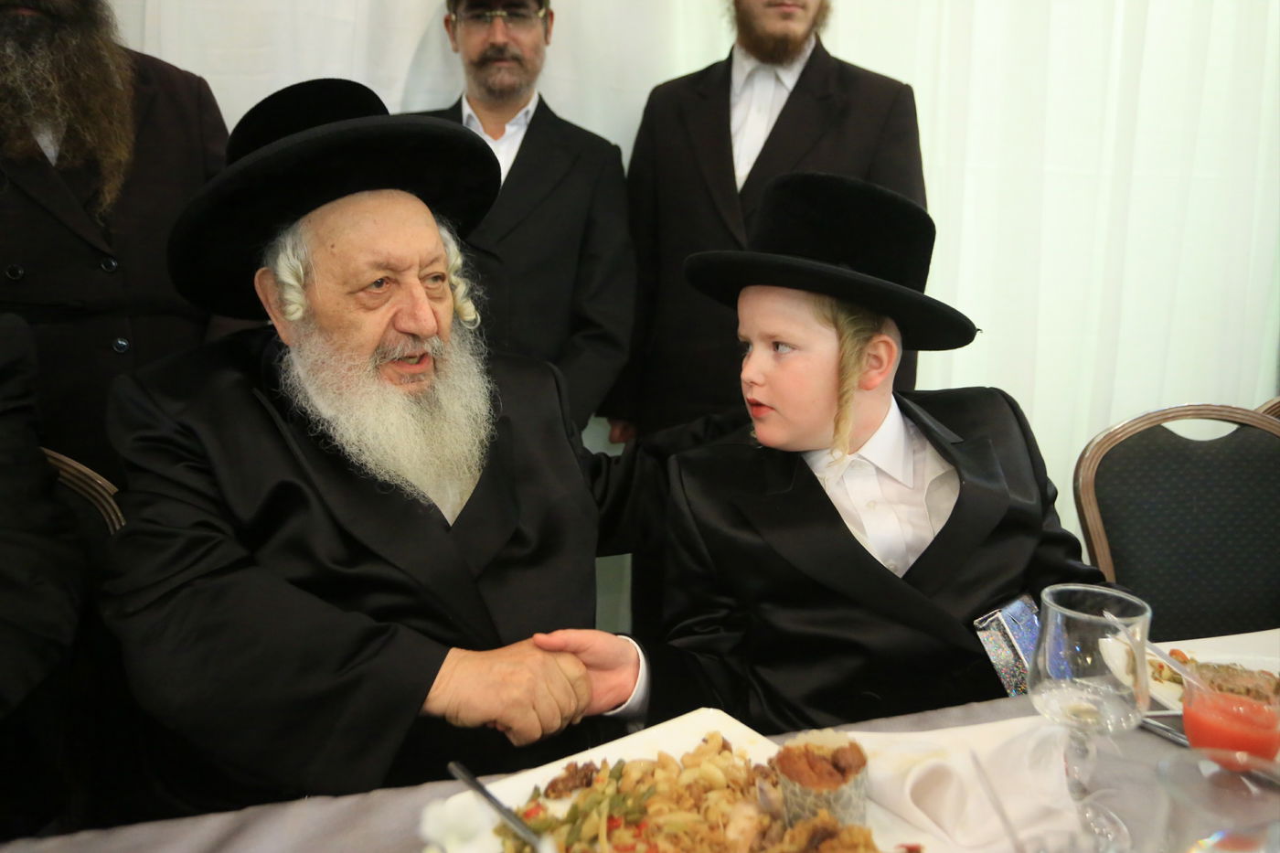 שמחת בר המצווה לנכד גאב"ד ביקאווסק • גלריה