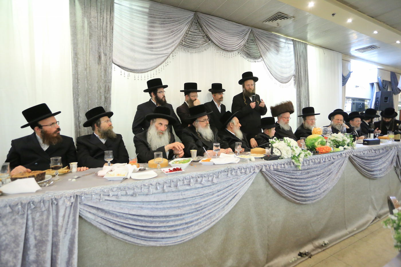 שמחת בר המצווה לנכד גאב"ד ביקאווסק • גלריה