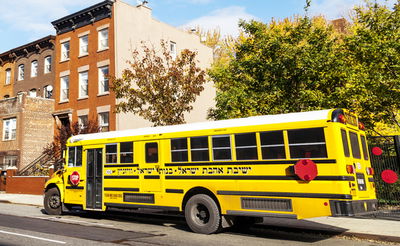 רכב הסעות חרדי ברחובות בורו פארק, אילוסטרציה