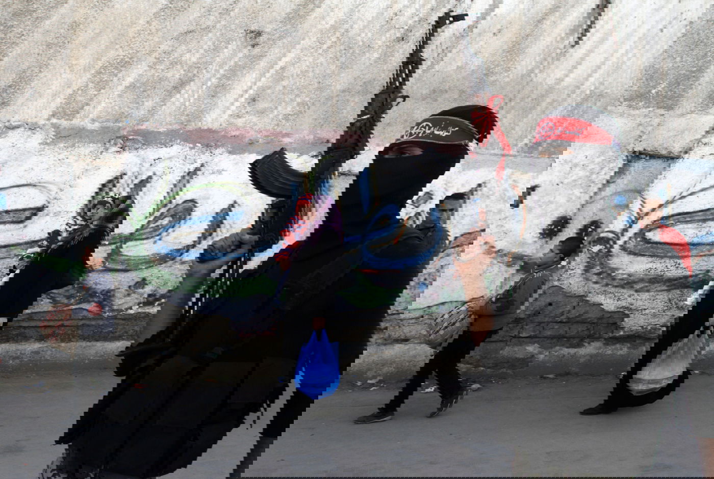 מחבל בחזית העממית, ארכיון