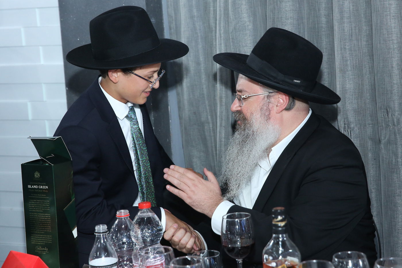 תיעוד: רבה של באר שבע חגג בר מצווה לנכד