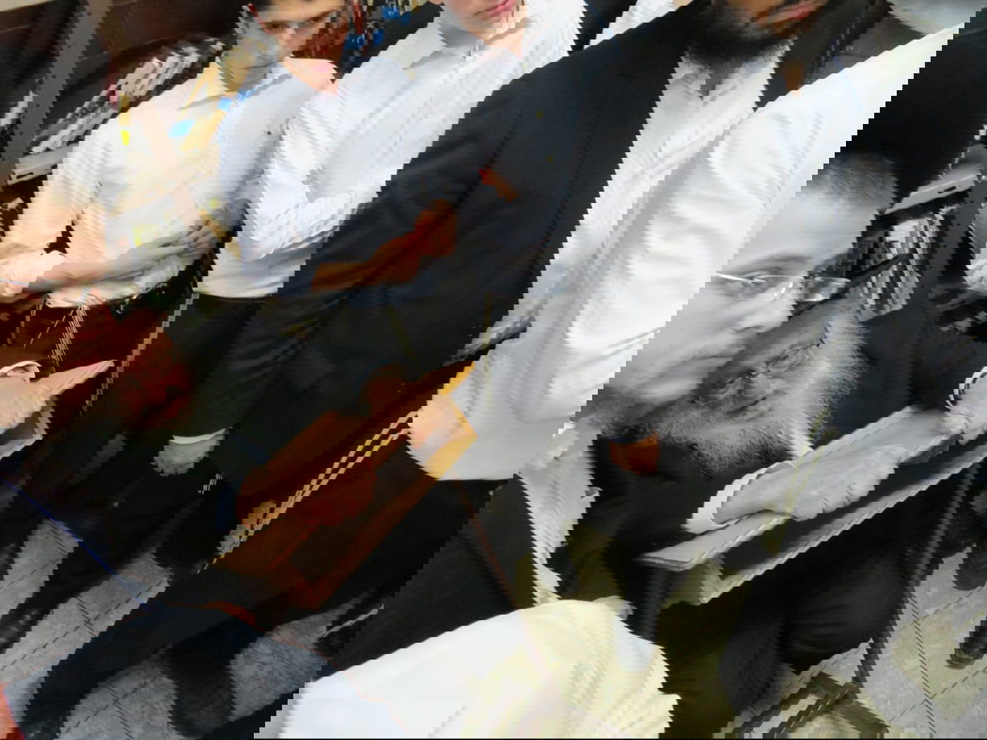 המשגיח החדש בפוניבז' מסר שיחה ראשונה • תיעוד