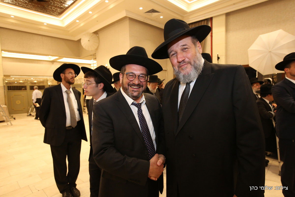 הרב אליעזר סורוצקין חיתן את בנו • צפו  בגלריה