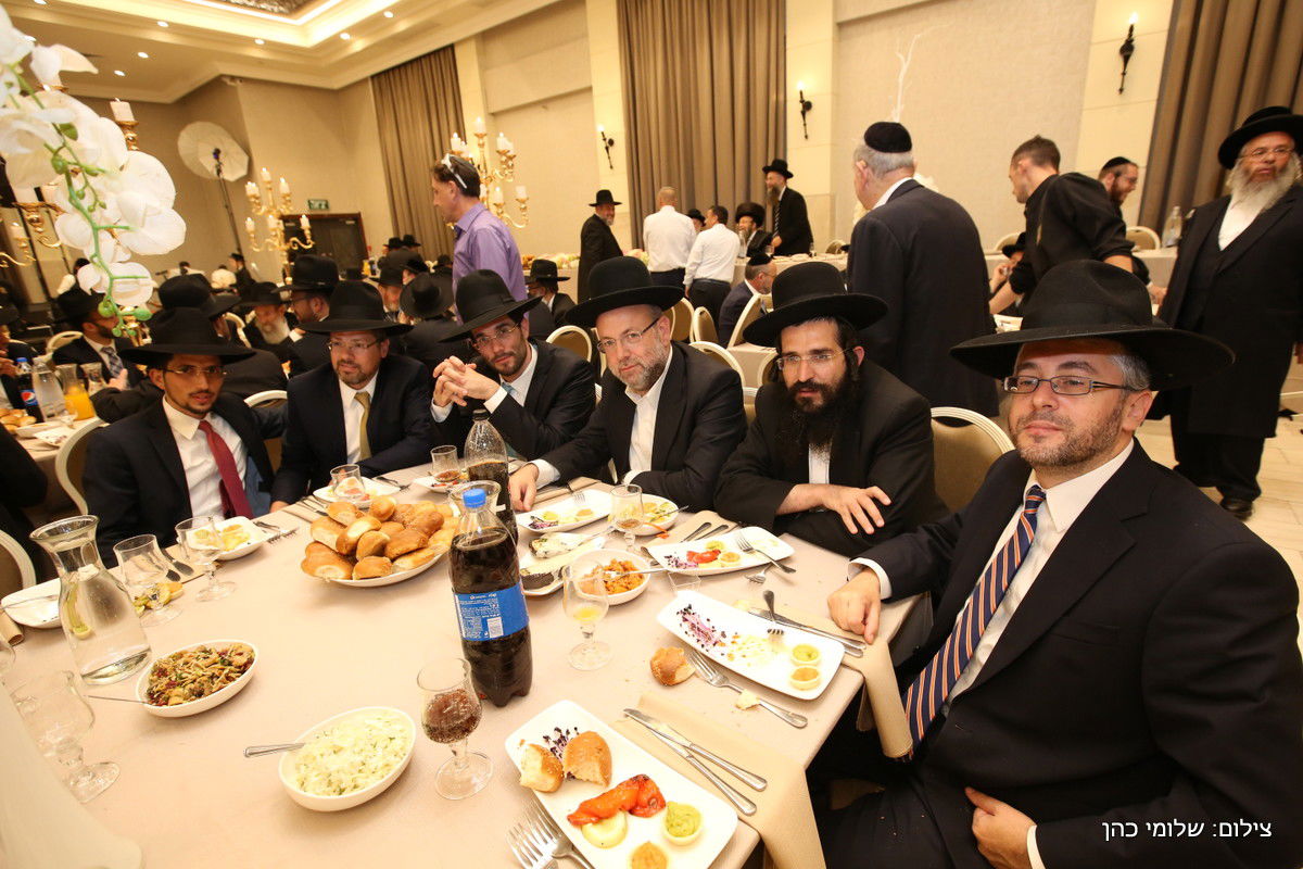 הרב אליעזר סורוצקין חיתן את בנו • צפו  בגלריה