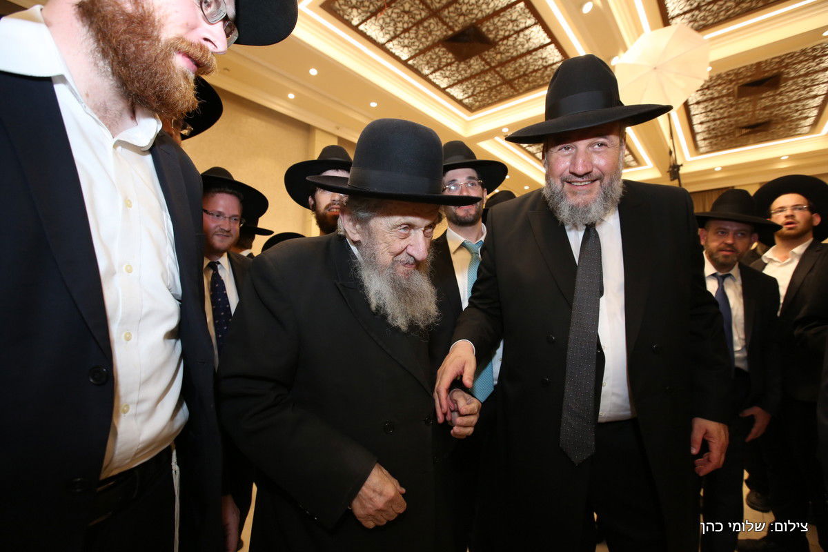 הרב אליעזר סורוצקין חיתן את בנו • צפו  בגלריה