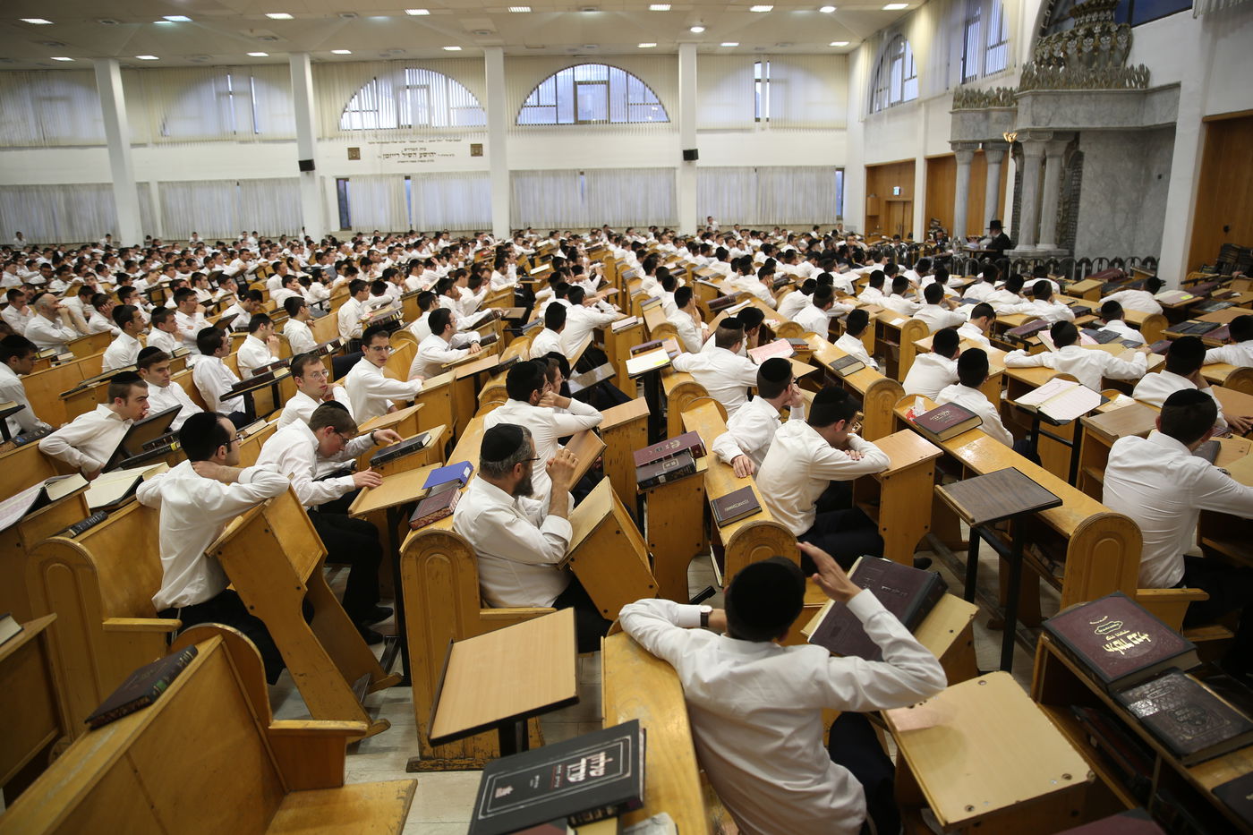 ה'חברונער'ס' התעוררו משיחתו של ראש ישיבת פוניבז' • צפו