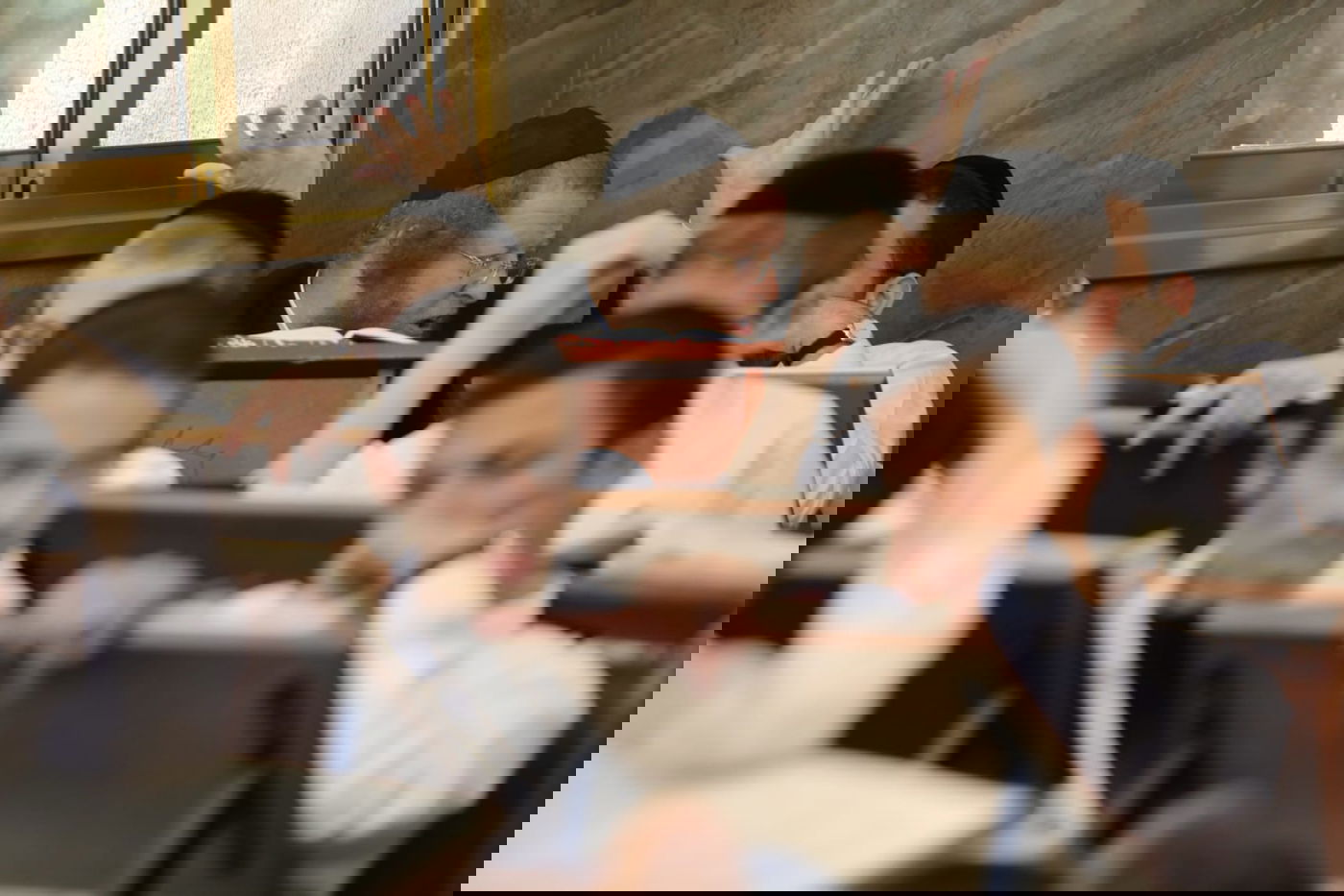 ניתוק מהווי הרחוב עם 'ראש בריא' • ישיבת "עטרת שלמה"