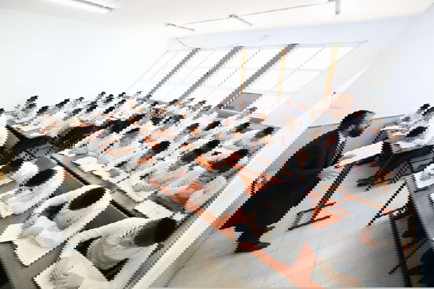 א-ל-ו-ל ב"עטרת שלמה": כך פתחו את הזמן