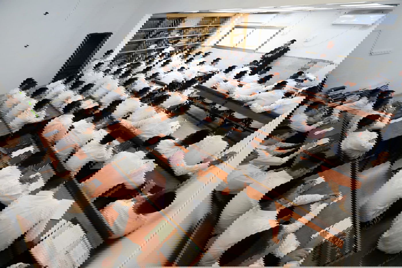 א-ל-ו-ל ב"עטרת שלמה": כך פתחו את הזמן