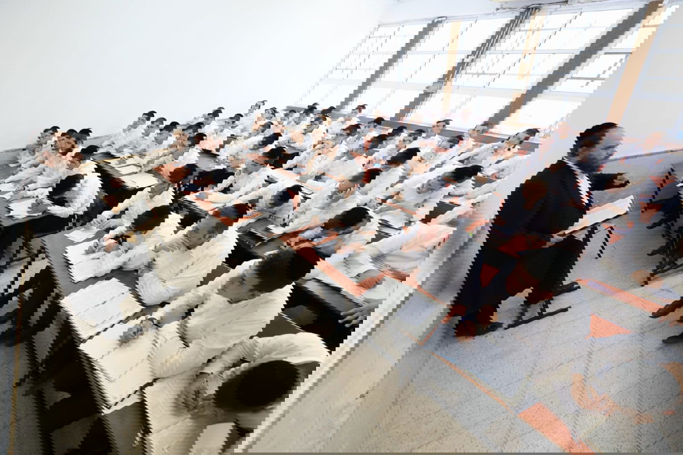 א-ל-ו-ל ב"עטרת שלמה": כך פתחו את הזמן