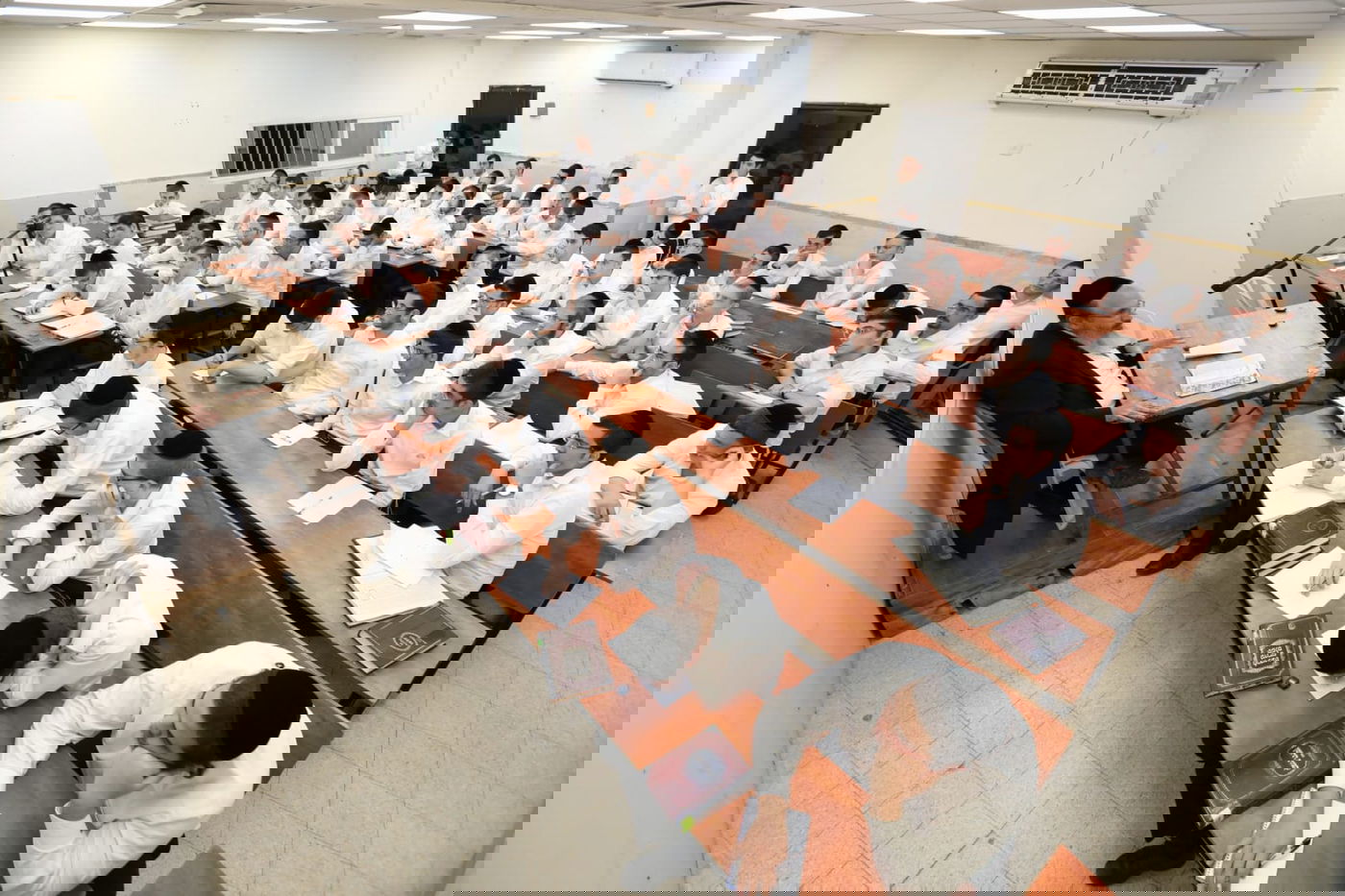 א-ל-ו-ל ב"עטרת שלמה": כך פתחו את הזמן