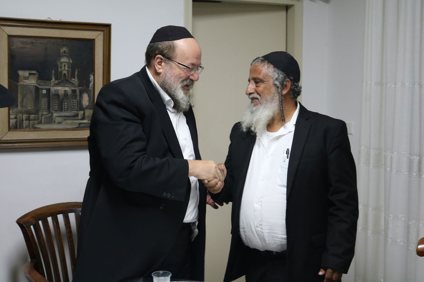 הגר"י ארנברג חיזק את הורי העריק: "סדר מוסר חי"