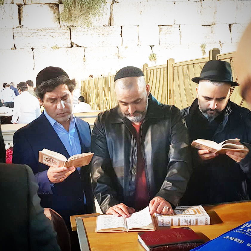 קובי אפללו ושוער הנבחרת מבקשים סליחה בכותל