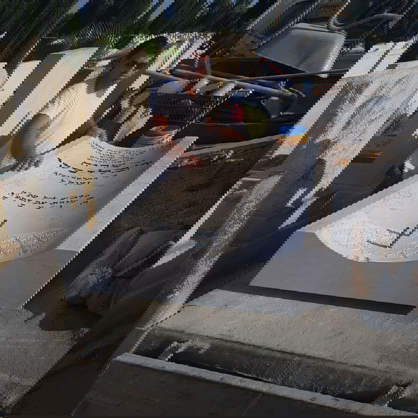 המצבה על קברו של המקובל מבני ברק • צפו