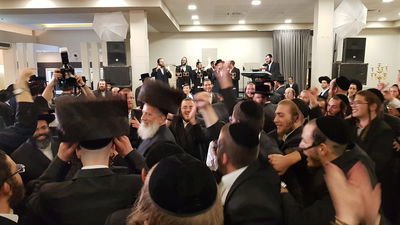 צפו: כשיוסי דייטש "הותקף" בשירי ירושלים