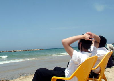 לחפש את דרכו. אילוסטרציה