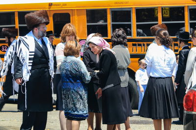 חרדים בברוקלין, אילוסטרציה