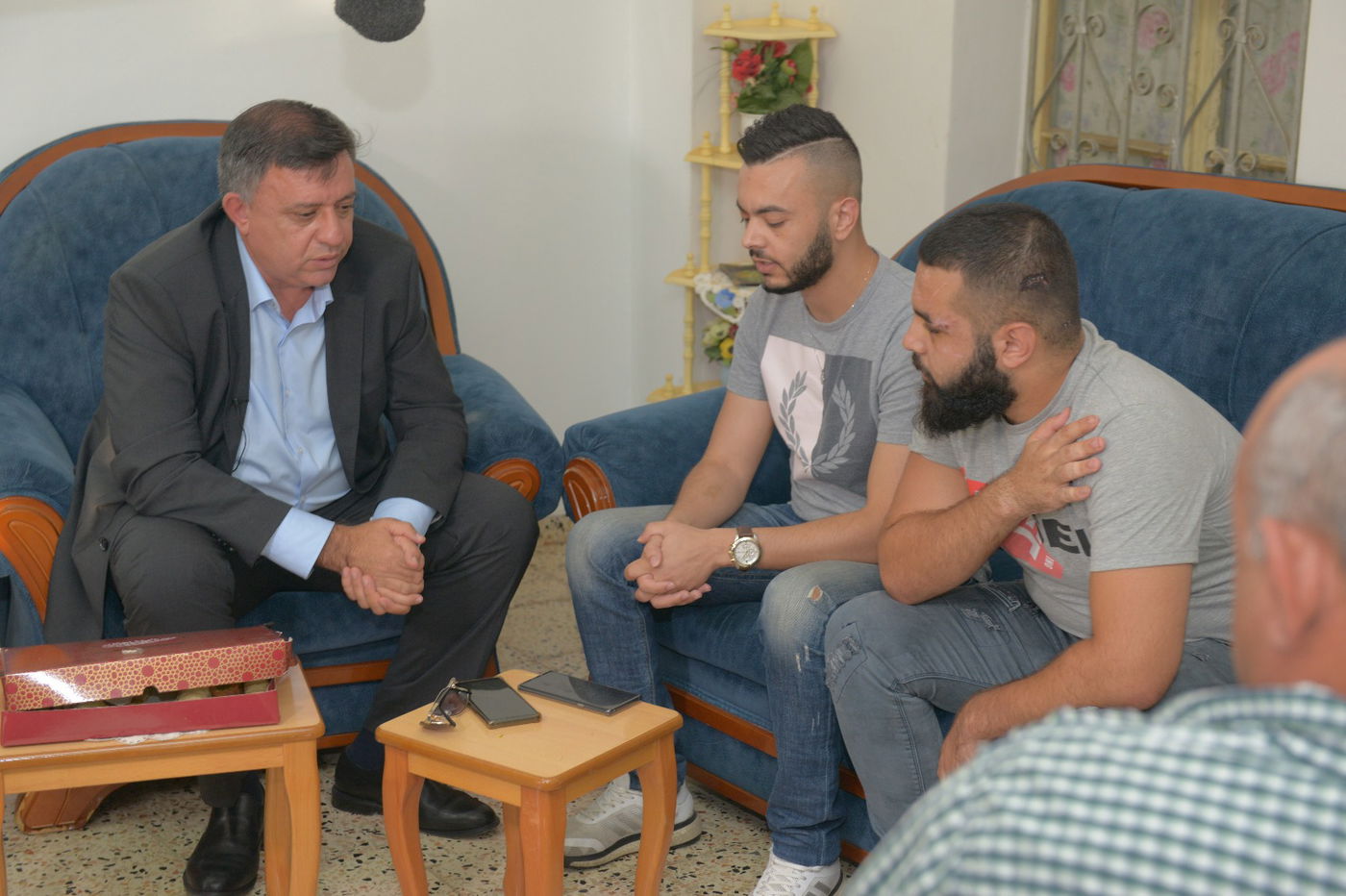 אבי גבאי לערבים שהותקפו: התוקפים הם לא עם ישראל • תיעוד