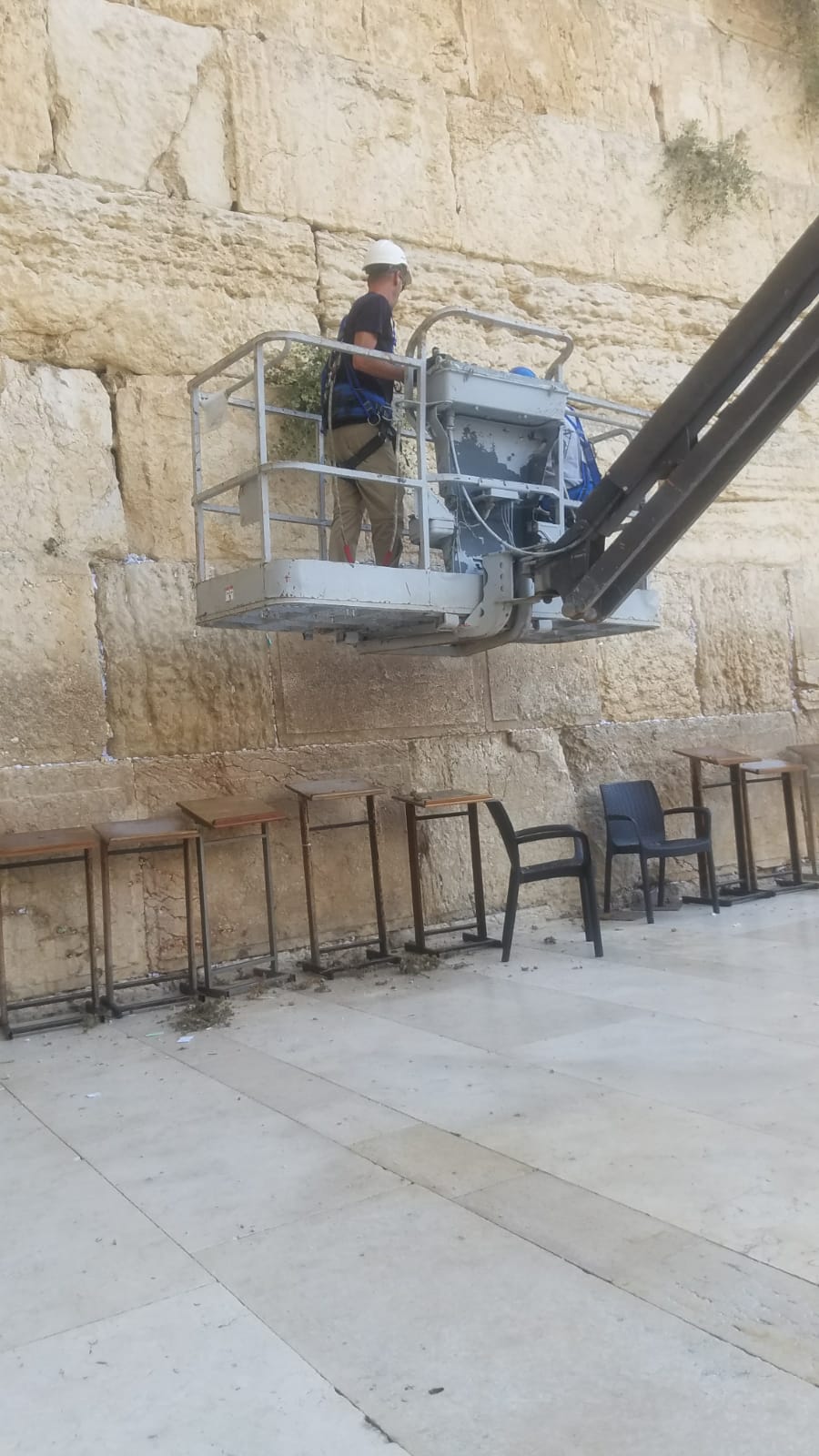 לאחר הנפילה: אבני הכותל המערבי נבדקות