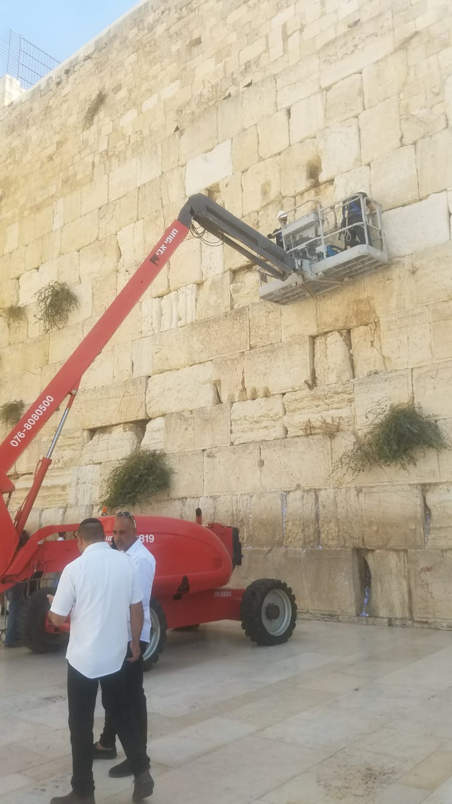 לאחר הנפילה: אבני הכותל המערבי נבדקות