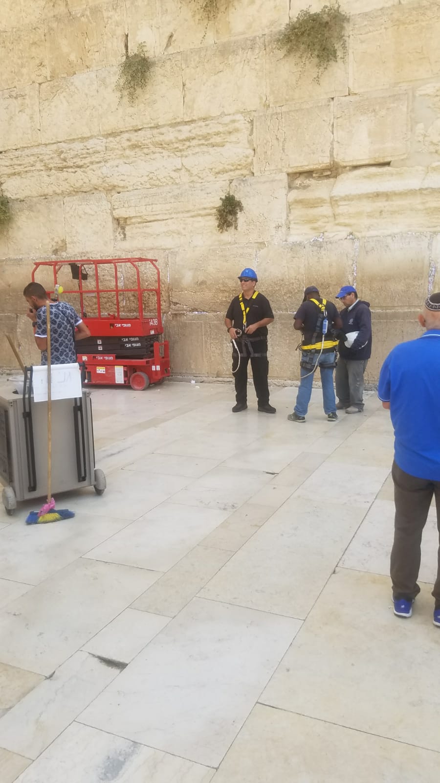 לאחר הנפילה: אבני הכותל המערבי נבדקות