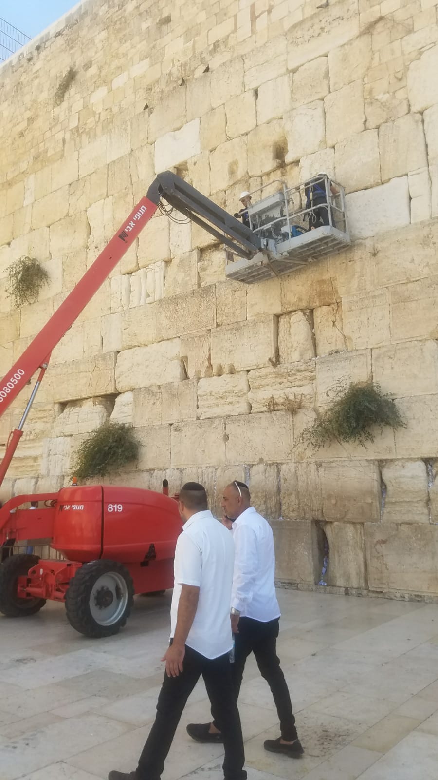 לאחר הנפילה: אבני הכותל המערבי נבדקות