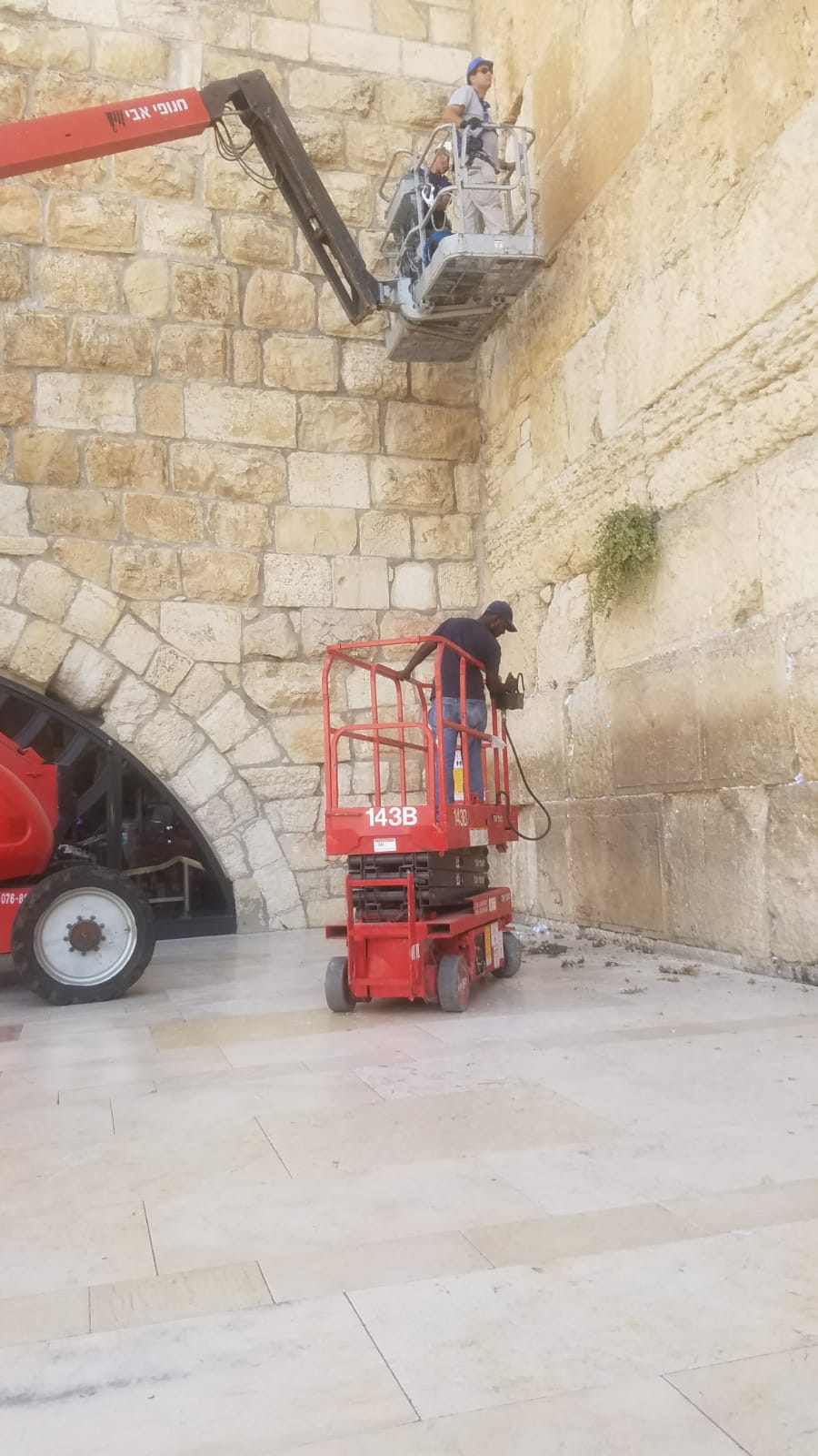 לאחר הנפילה: אבני הכותל המערבי נבדקות
