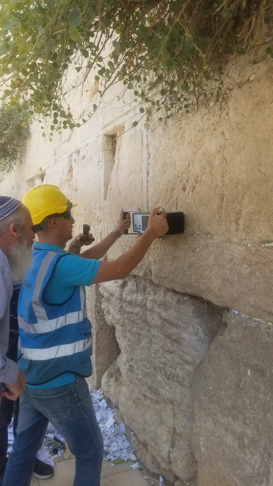 לאחר הנפילה: אבני הכותל המערבי נבדקות