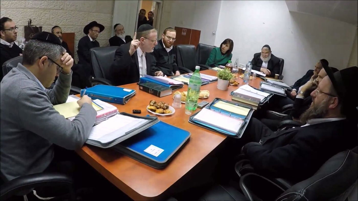 ישיבת מועצה בטלז סטון. ארכיון