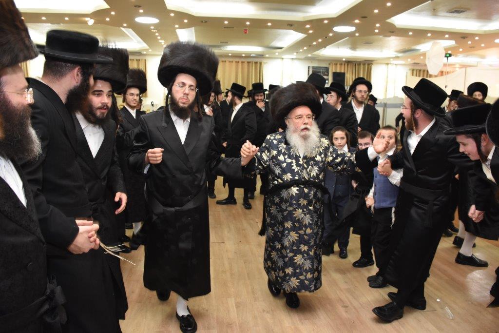 ‏‏שמחת החתונה בחצרות ערלוי - קומרנא. צפו