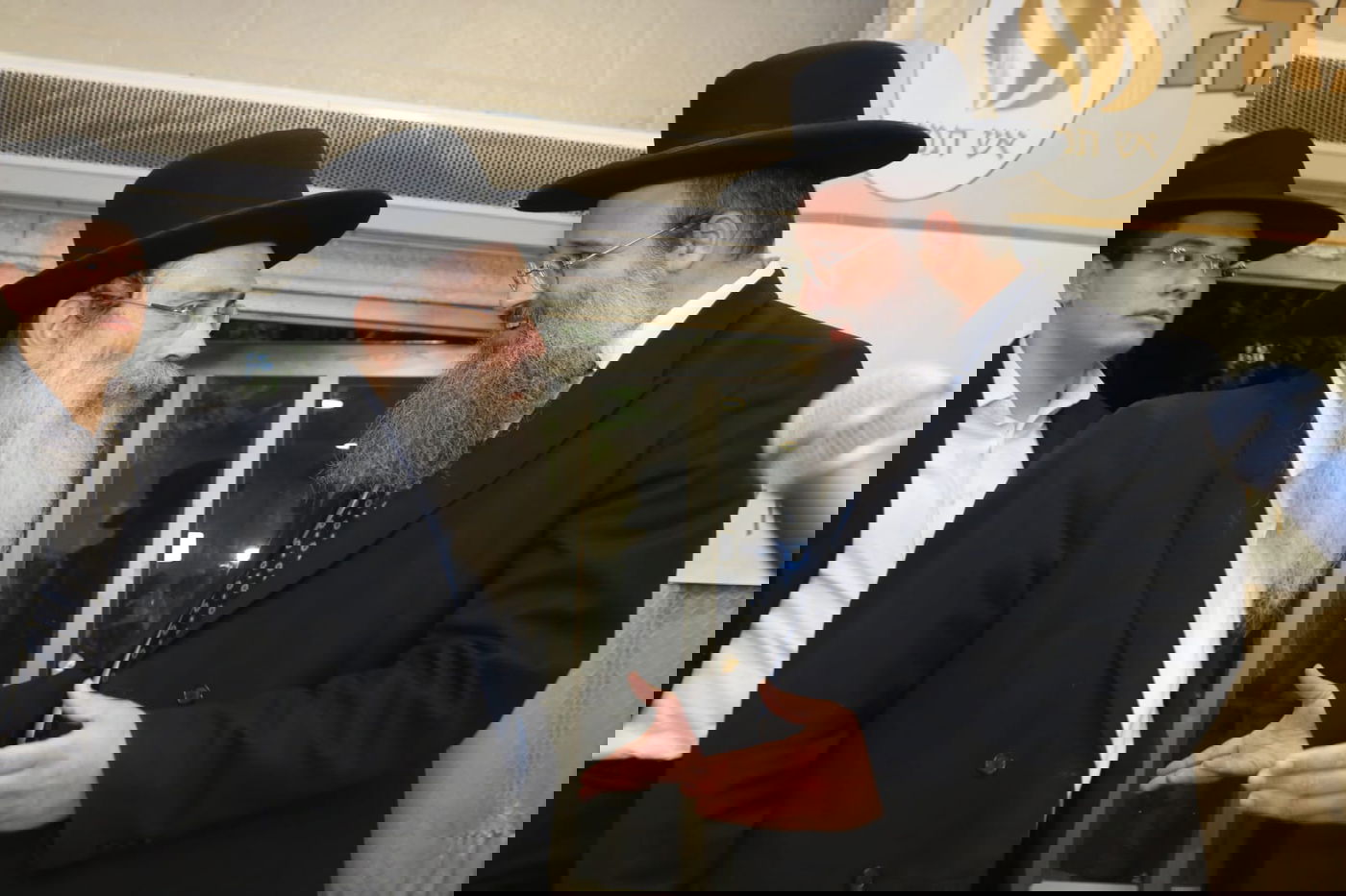 ב"דרך אמונה" חגגו את סיום הש"ס • תיעוד