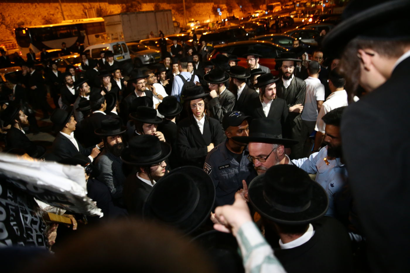 כך התפזרו המפגינים מול 'יריד התעסוקה' לחרדים