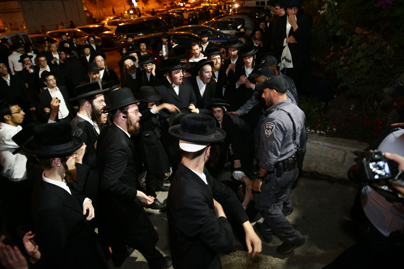 כך התפזרו המפגינים מול 'יריד התעסוקה' לחרדים