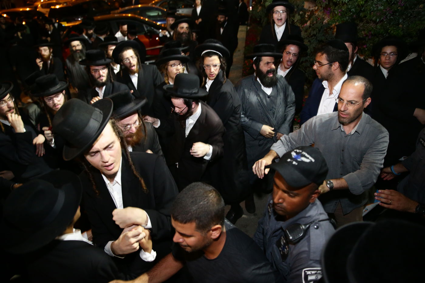 כך התפזרו המפגינים מול 'יריד התעסוקה' לחרדים