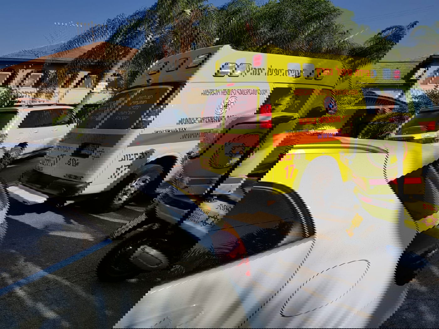 בת 3 נמשתה בידי אמה מקרקעית הבריכה; מצבה אנוש