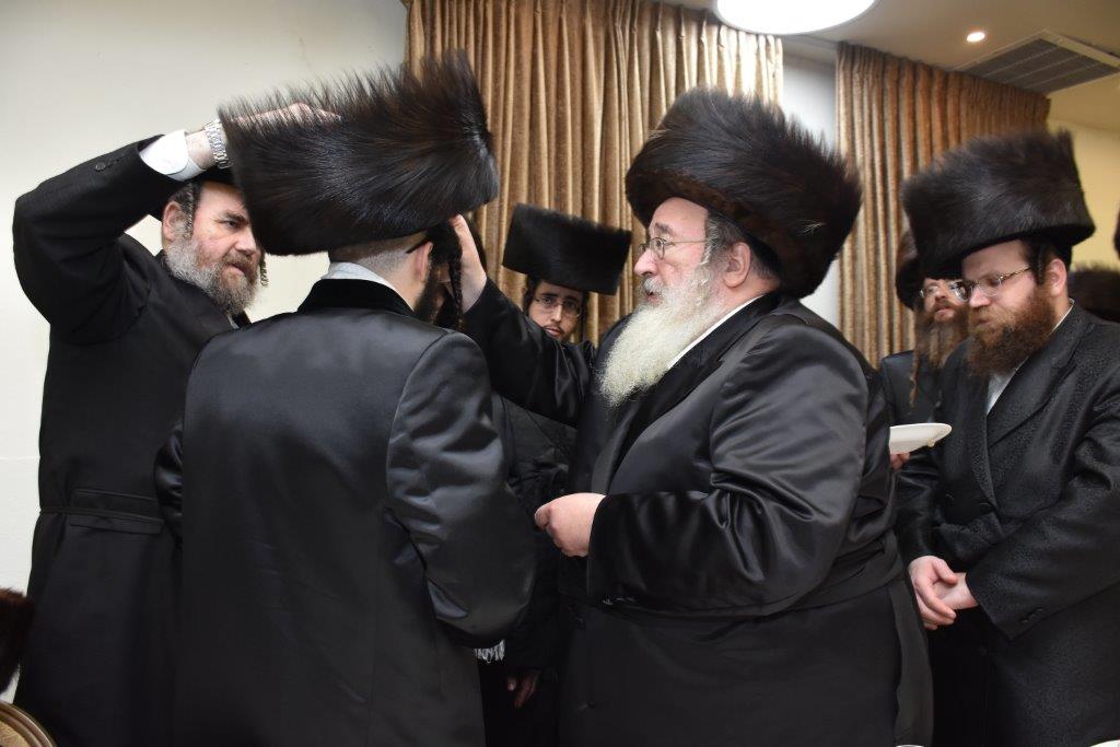 שמחת נדבורנה אראד, ספינקא, טריסק לונדון