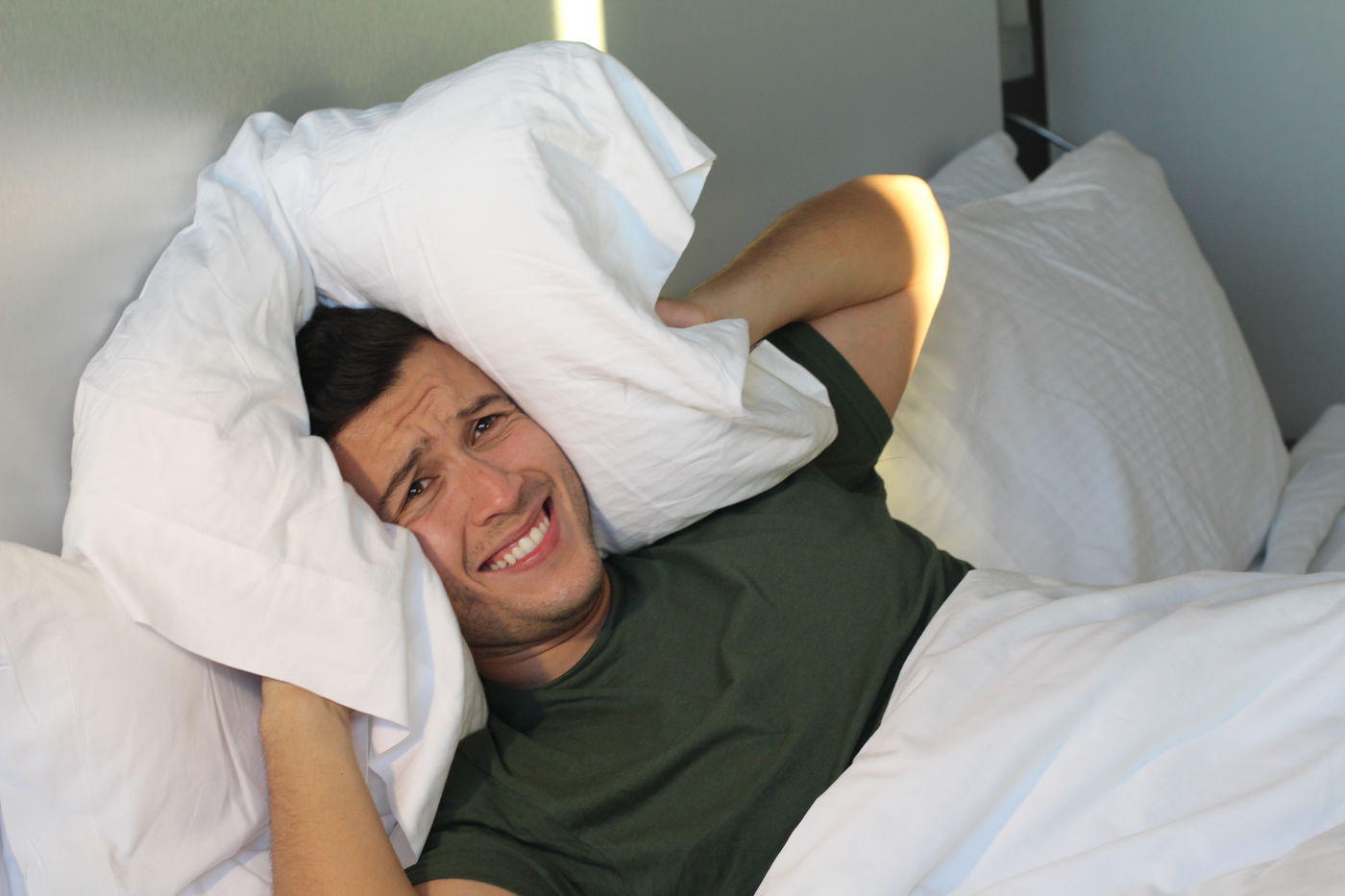 האם מותר אולם אירועים בתוך השכונה?