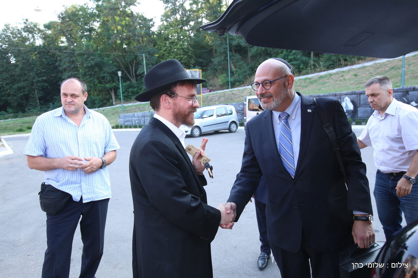 הברנז'ה אמרה סליחות ראשונות בהאדיטש • צפו