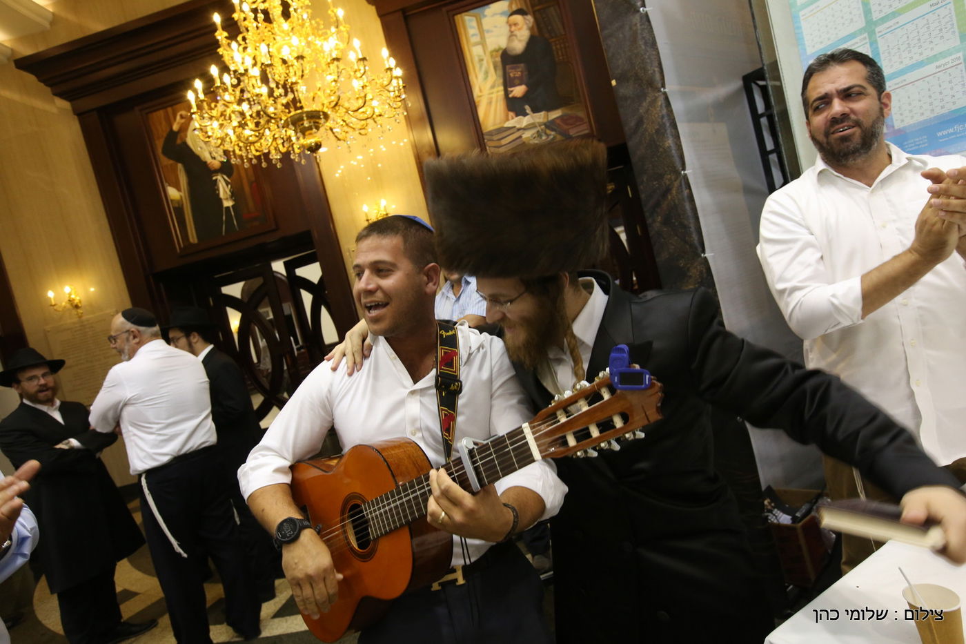 הברנז'ה אמרה סליחות ראשונות בהאדיטש • צפו