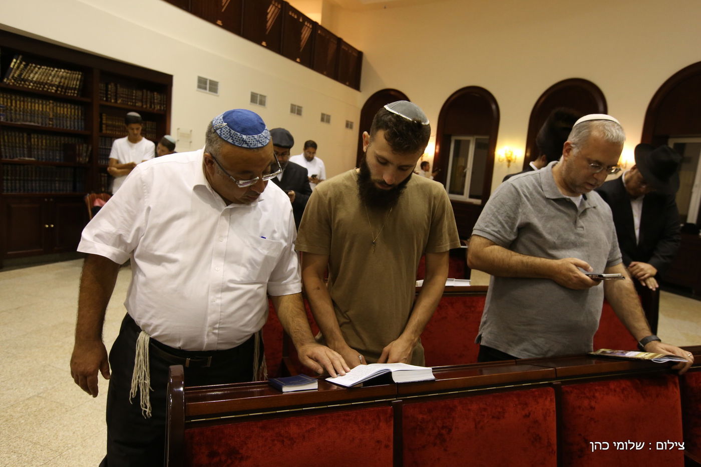 הברנז'ה אמרה סליחות ראשונות בהאדיטש • צפו