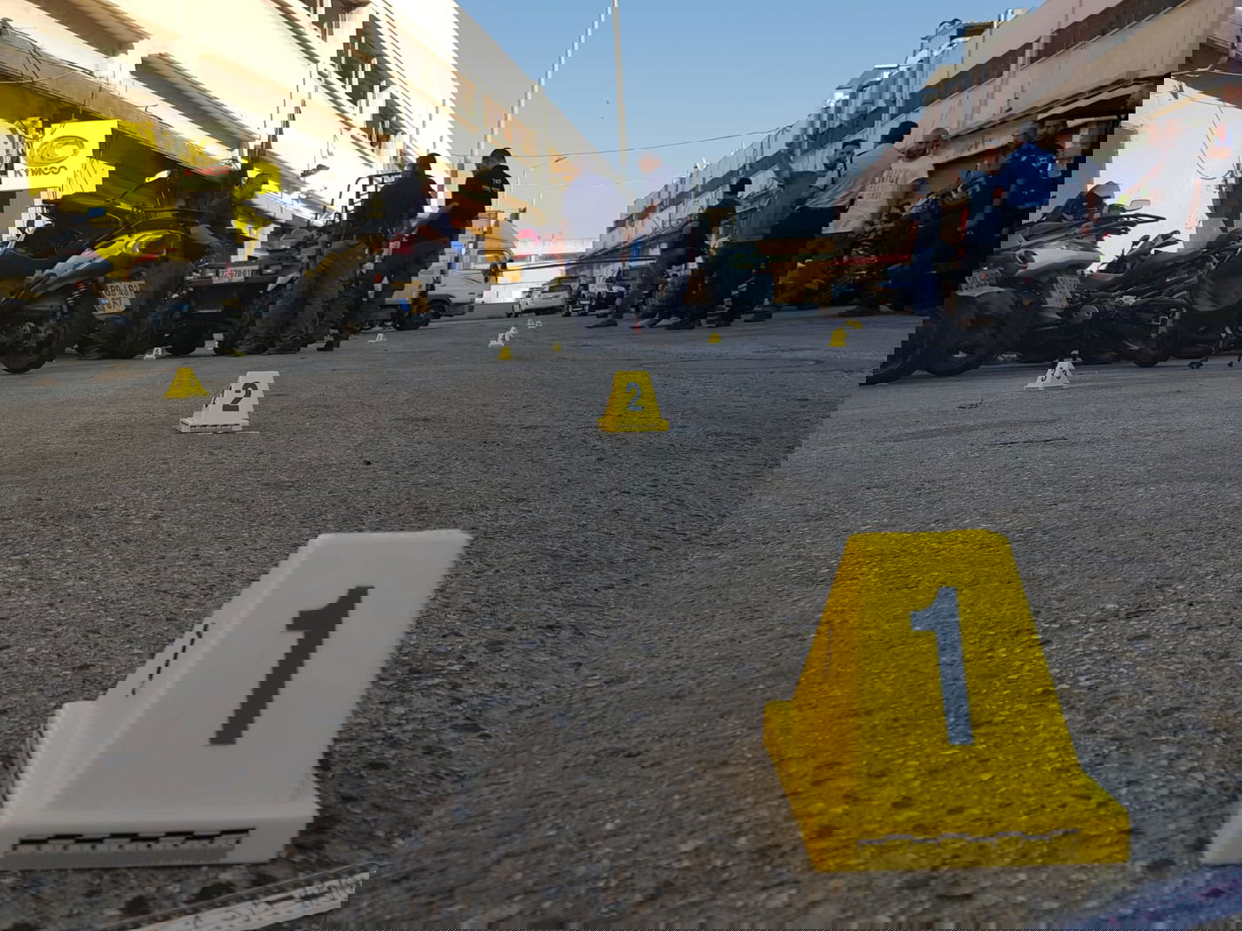 שלושה נפצעו מירי בעפולה, אחד במצב אנוש; היורה נמלט