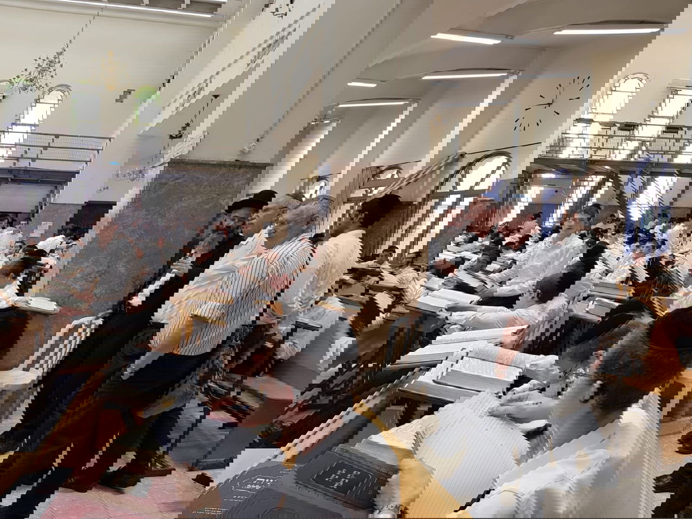 היועץ החיצוני של 'השונאים', בסיור היום בישיבה