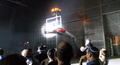 הזמר אברהם פריד מחפש קריירה חדשה?