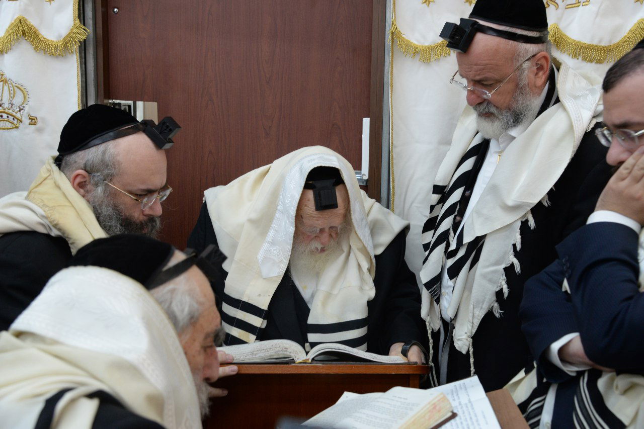 ערב יום הדין: הגר"ח קנייבסקי סיים חצי ש"ס