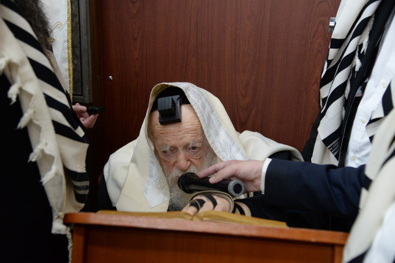 ערב יום הדין: הגר"ח קנייבסקי סיים חצי ש"ס