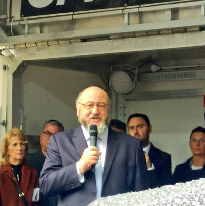 הרב הראשי נואם בעצרת, היום