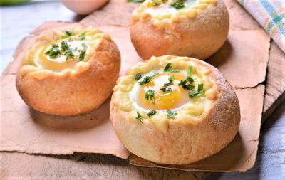 קערת לחם עם ביצת עין