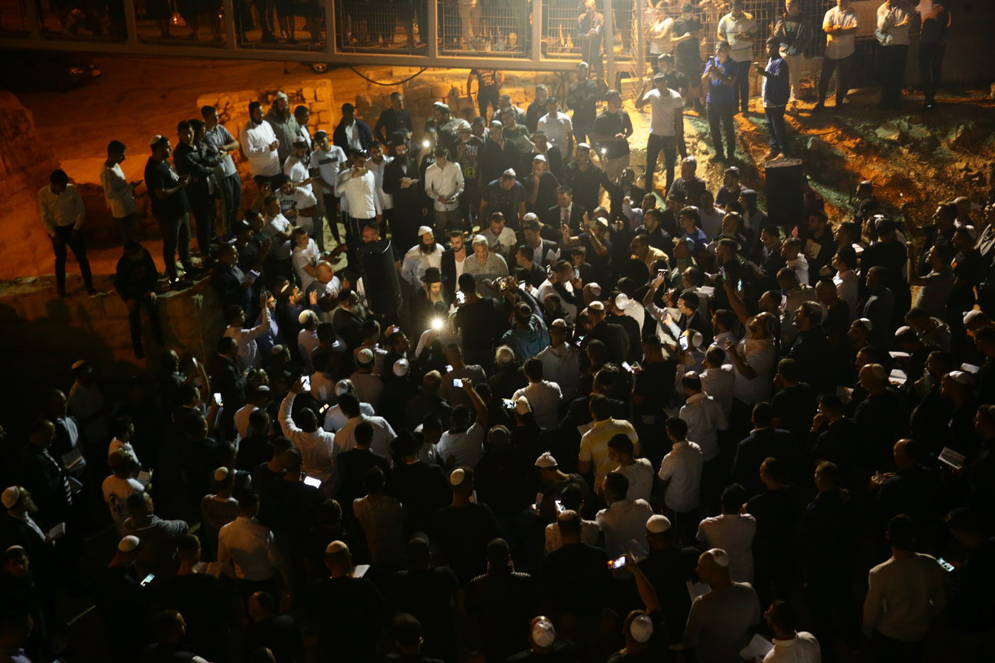 סליחות עם הרב שלום ארוש, בן סנוף וקובי פרץ • צפו