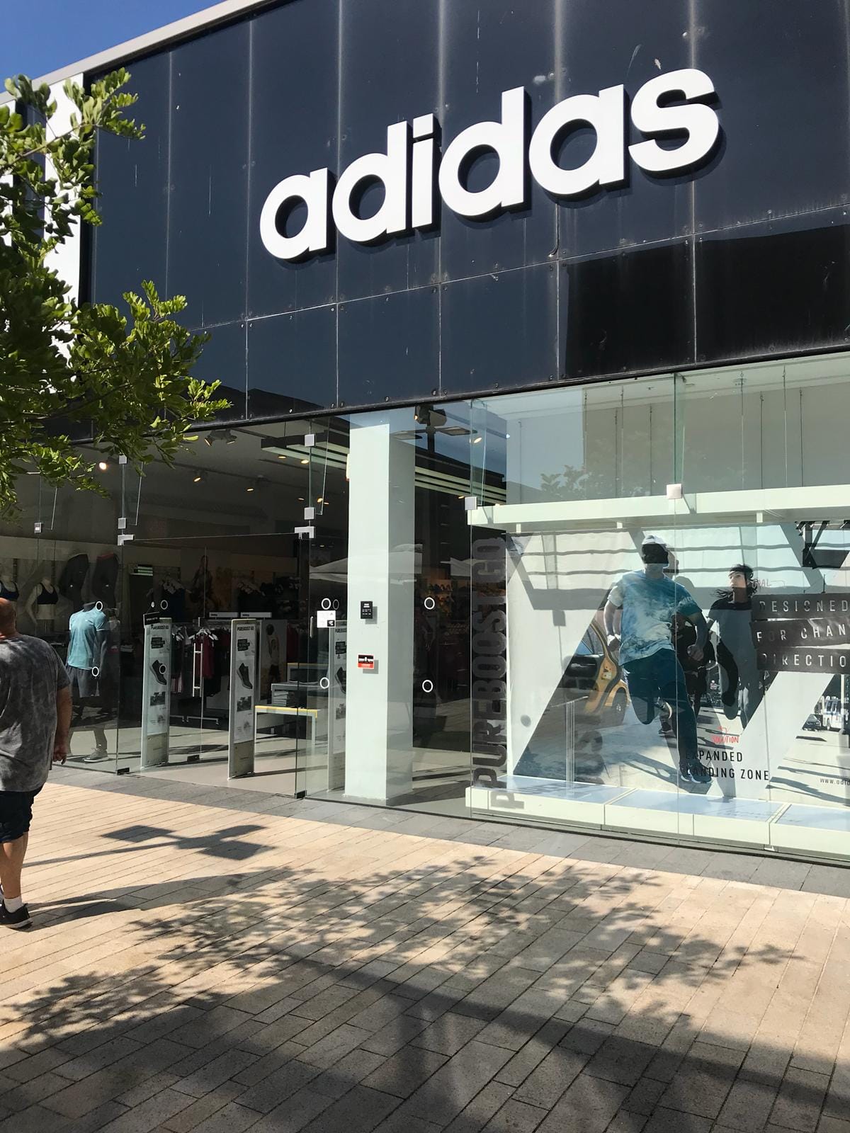 הנכרי הסתובב ותיעד: כך שבת קודש נרמסת בעיר אשדוד