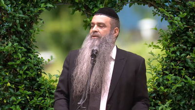 הרב רפאל זר בשיחה ליום הכיפורים • צפו